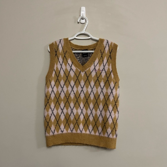 iets Frans v-neck Argyle pullover tan sweater vest - Picture 2 of 6